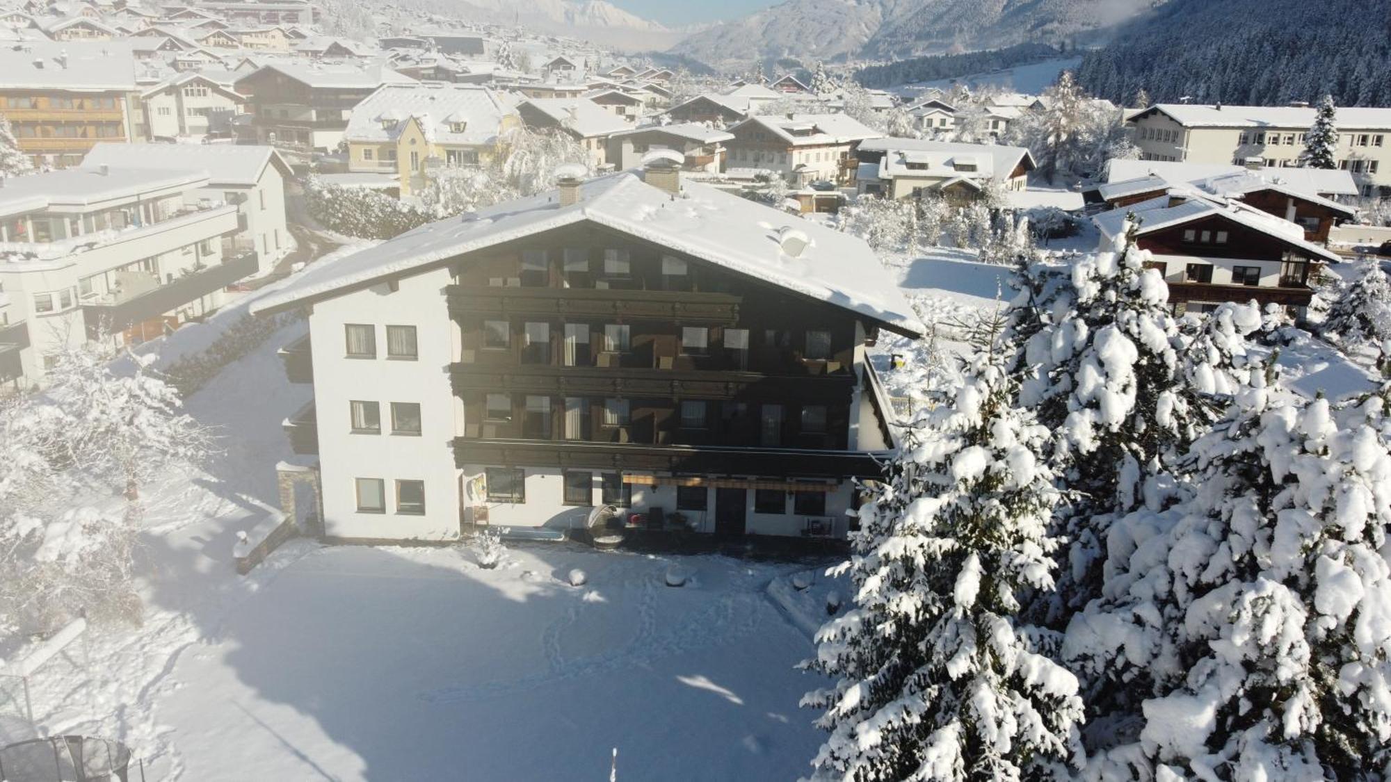 Hotel Eschenhof Fulpmes Exterior foto